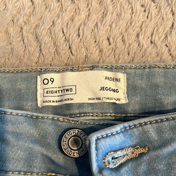 Ardene High Rise Jeggings, Size 9. - Picture 3 of 4